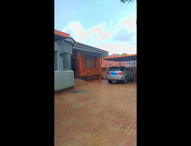 3 bed property to rent in BEZUIDENHOUT VALLEY